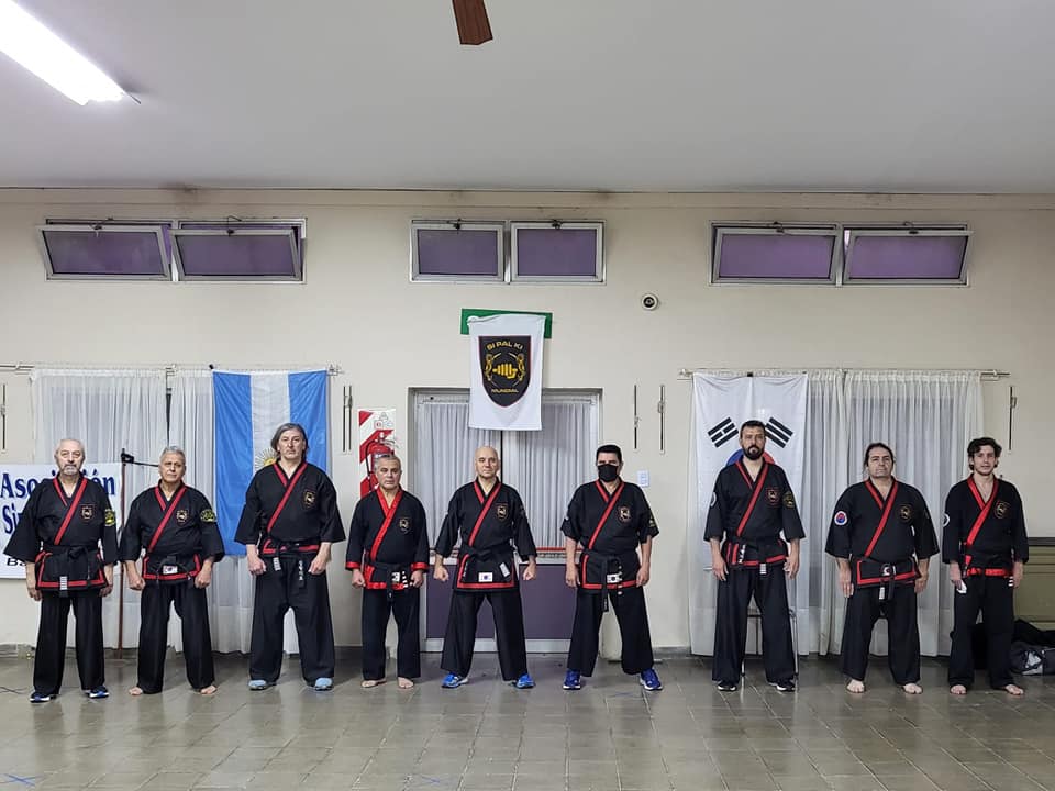 CLASE EN BAHIA BLANCA DICTADA POR EL MAESTRO DAE WON YOO