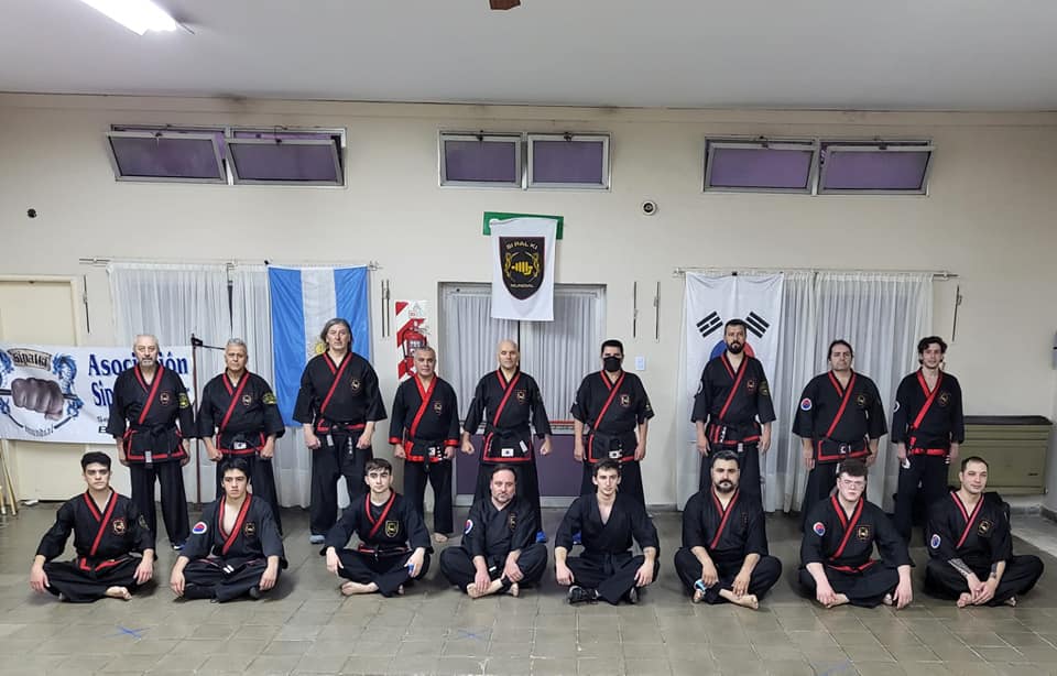 CLASE EN BAHIA BLANCA DICTADA POR EL MAESTRO DAE WON YOO