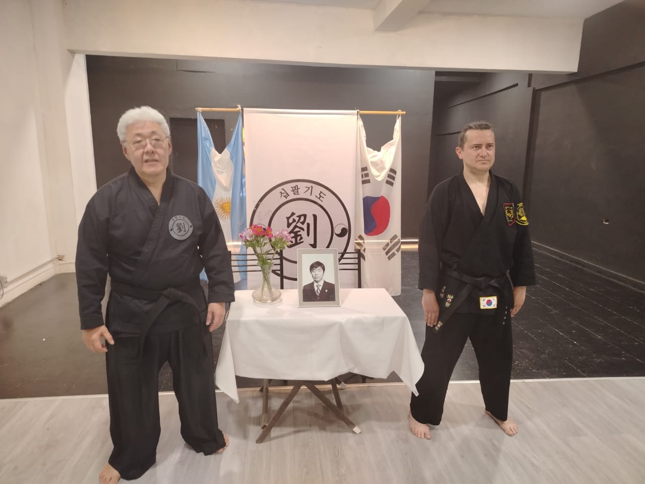 VISITA-DEL-MAESTRO-DAE-WON-YOO-A-MENDOZA-1