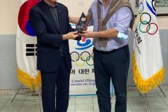 Korean Sport & Olimpic Committee distingue al Mtro. Dae Won Yoo.