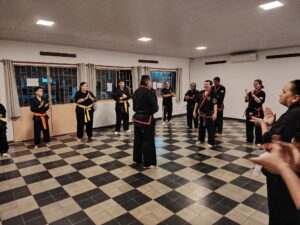 URUGUAY ENTREGA ESCUDO DE ION BI RYU (3)